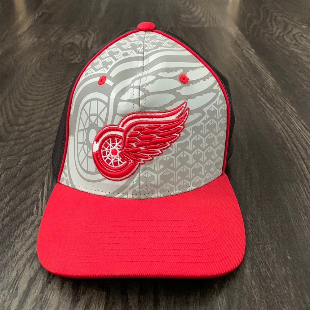 Detroit Redwings Zephyr Hat. Worn once.